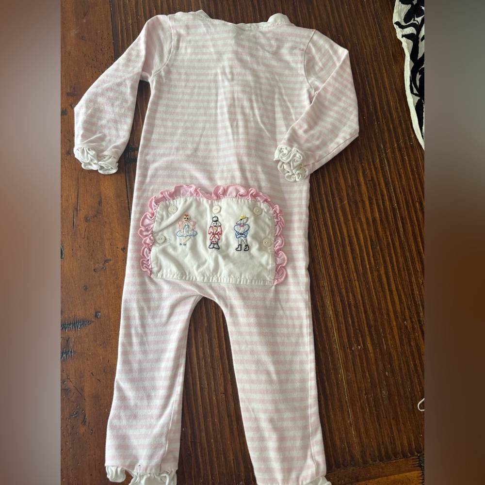 Cecil & Lou  girl Nutcracker onesie  Pjs size 3t
Gently used